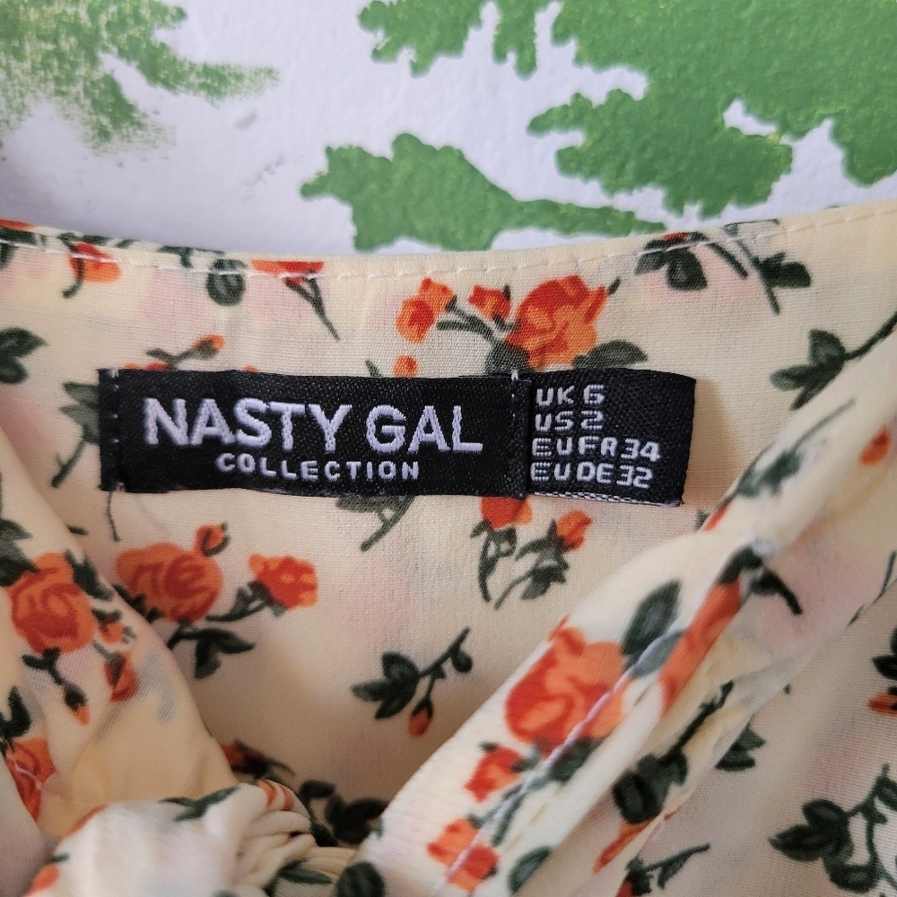 Nasty Gal Ditsy Floral Tie Front Maxi Dress - Picture 2 of 12